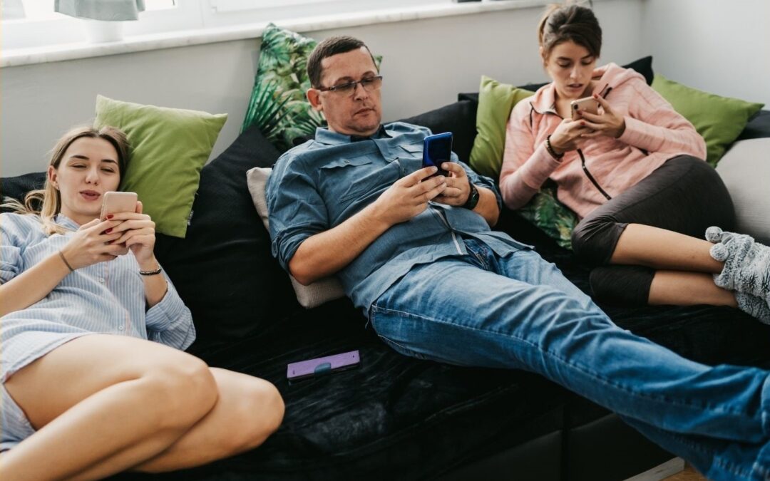 ¿Seguimos conectados? El apego en tiempos de pantallas